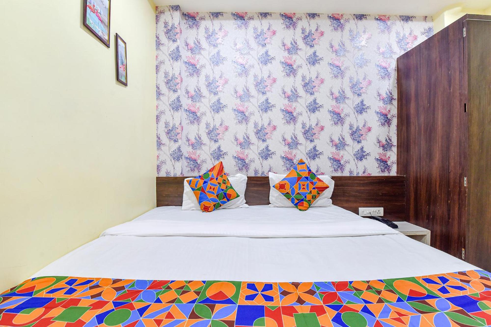 Fabexpress A2 And Restro Hotell Indore Eksteriør bilde