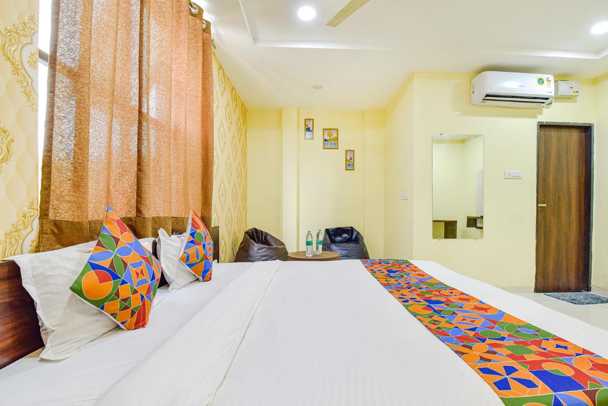 Fabexpress A2 And Restro Hotell Indore Eksteriør bilde