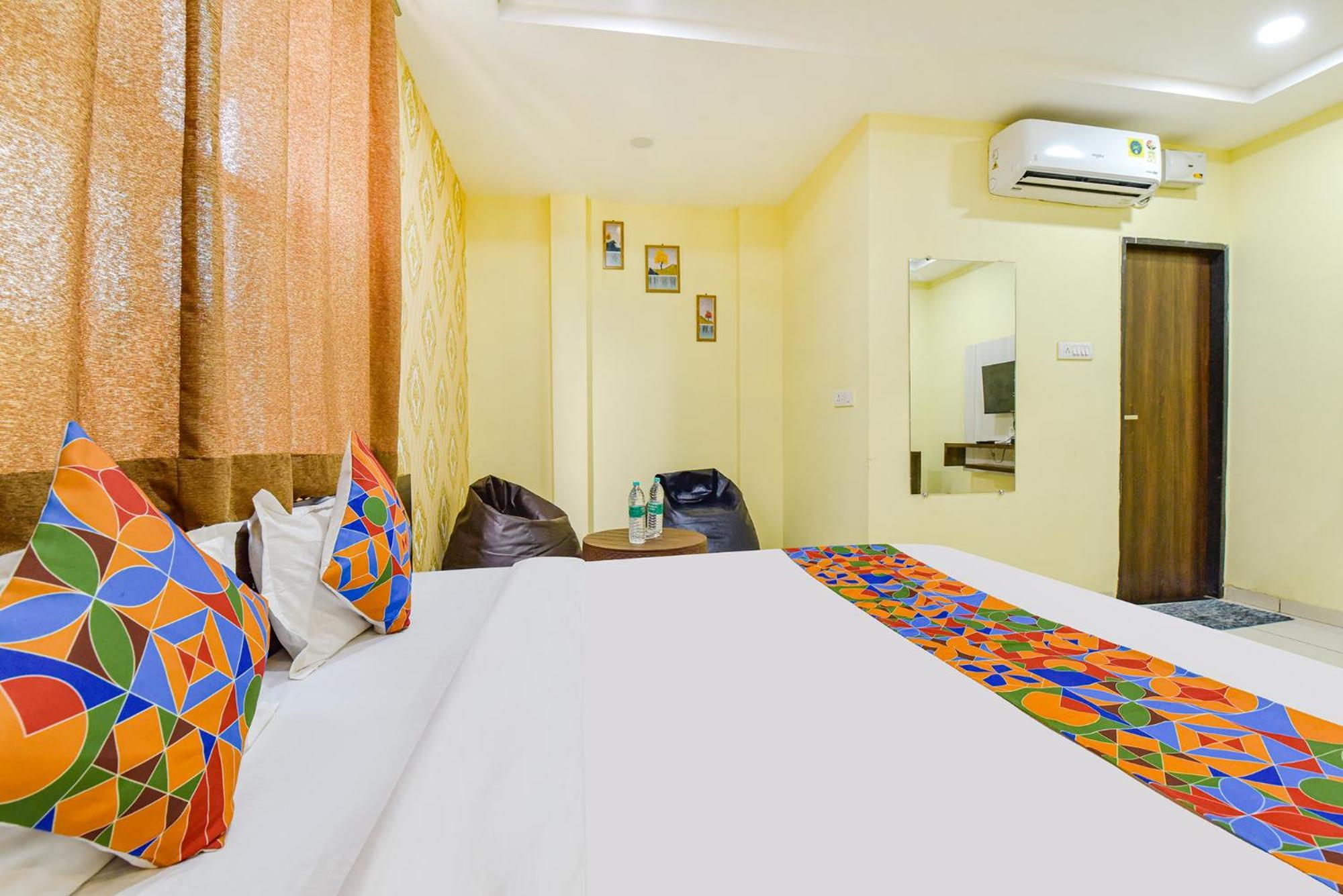 Fabexpress A2 And Restro Hotell Indore Eksteriør bilde